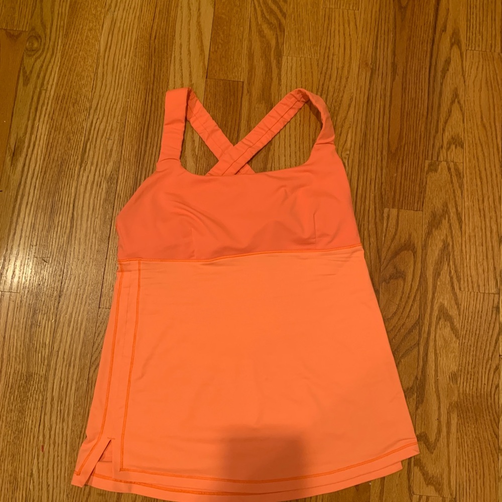 Lulu lemon tank size 8 very good condition.